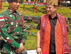 Peringati HUT TNI ke-80, Bobon Santoso dan Satgas Pamtas Yon Kav 3/AC Gelar Misi Kuali Merah Putih di Badau