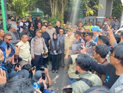 Aksi Massa AMKB Cair, Ketua DPRD Kabupaten Bandung Turun Langsung Ajak Dialog