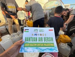 Dunia Pendidikan Kaltim Beraksi di Gaza: YAPIA AL-AZHAR dan STAI Samarinda Salurkan 300 Paket Pangan dan Air Bersih
