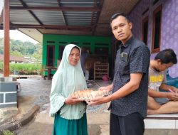 Peringati Setahun Kepemimpinan Prabowo, Barisan 8 Centre Bagikan 3.000 Paket Sembako di Banjar dan Ciamis