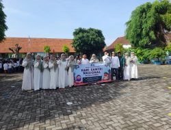Peringati Hari Santri Nasional, SDN Sengon Jombang Gelar Pawai Kirab Meriah Diiringi Drumband dan Gunungan Kue