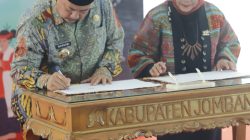 Foto: Bupati Jombang bersama Rektor UPJB.