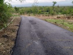 Proyek Hotmix Rp275 Juta di Kalibagor Situbondo Sudah Mulai Terkelupas