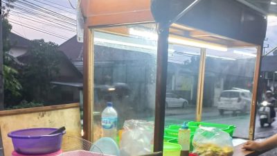 Gorengan, Makanan Sejuta Umat yang Murah Meriah: Simbol Kebersamaan dan Ladang Bisnis di Jombang