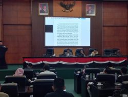 Rapat Paripurna Raperda RIPARKAB Jombang Dipenuhi Tanggapan Fraksi “Mohon Dijelaskan”