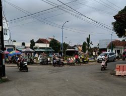 Pungli Berkedok Kebersihan Hantui Pedagang Taman Rakyat Kalimas, Pemdes Diduga Tutup Mata