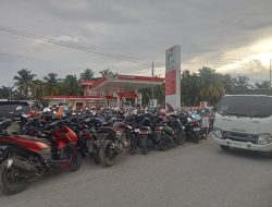 Jalan Terputus Akibat Banjir, SPBU Singkil Utara Macet Total: Harga BBM Eceran Melambung Drastis