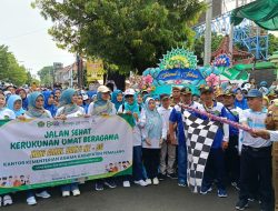 Lautan Manusia di Pemalang! Bupati Anom Widiyantoro Lepas Jalan Sehat HAB Kemenag ke-80