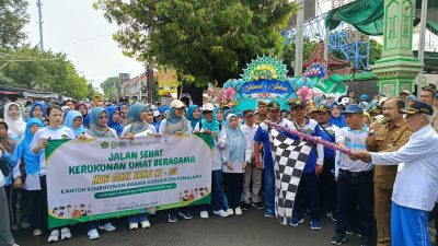 Lautan Manusia di Pemalang! Bupati Anom Widiyantoro Lepas Jalan Sehat HAB Kemenag ke-80