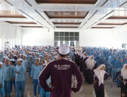 Tanamkan Karakter “Cinta Diri”, MI Al Fithrah Surabaya Ajak Ratusan Santri Hidup Sehat Lewat Senam Bersama