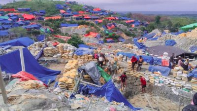 Bupati Buru Ikram Umasugi: Akhir Januari Gunung Botak Operasi Legal, Tak Ada Lagi Ruang Konflik!