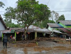 Banjir Lumpur Terjang Lereng Gunung Slamet, 3 Warga Tewas dan Puluhan Rumah Hancur