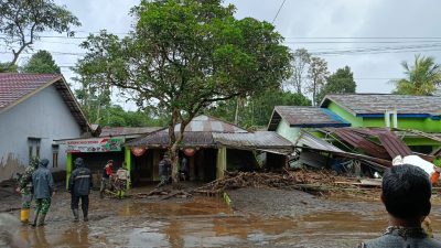 Banjir Lumpur Terjang Lereng Gunung Slamet, 3 Warga Tewas dan Puluhan Rumah Hancur