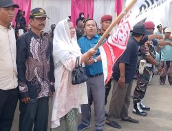 Lestarikan Tradisi Leluhur, Ribuan Warga Pusakajaya Selatan Karawang Gelar Hajat Bumi dan Arak-arakan Dongdang