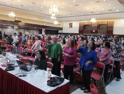 Wujud Toleransi: Akulturasi Budaya dan Tarian Batak Warnai Perayaan Natal Kecamatan Gubeng di Gedung Wanita