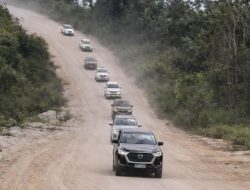 Viral! Mobil Rombongan Gubernur Kaltim Masuk Jurang, Diduga Akibat Kebut-kebutan di Jalan Rusak