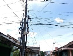 Kabel WiFi Semrawut di Kota Serang Diduga Ilegal, Potensi PAD Miliaran Rupiah Bocor