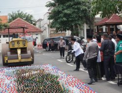 Wujudkan Jombang Zero Miras: Kapolres Musnahkan 7.310 Botol Miras dan Belasan Jirigen Tuak Jelang Ramadhan