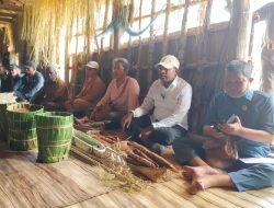 Jantung Budaya Kembali Berdenyut: Bupati Thomas Eppe Safanpo Resmikan Jeuw Kampung Yuni di Distrik Sor-ep