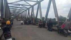 Warga Terjatuh ke Sungai Lematang, Camat Sungai Rotan dan Kasi Trantib Tinjau Langsung Lokasi di Desa Modong