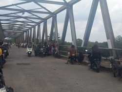 Warga Terjatuh ke Sungai Lematang, Camat Sungai Rotan dan Kasi Trantib Tinjau Langsung Lokasi di Desa Modong