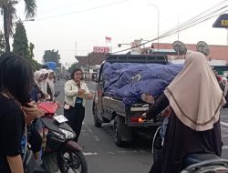 Wujud Nyata Toleransi: Pemuda GKJW Mojowarno dan Nahdliyin Berbagi Takjil di Jantung “Kota Jombang”