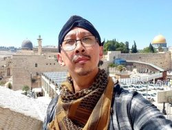 Debat Panas Soal Palestina, Abu Janda Diusir dari Studio TV
