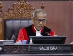 MK Tolak Gugatan Larangan Merokok saat Berkendara, Aturan “Wajib Konsentrasi” Tetap Berlaku