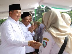 Awali Kerja Pasca-Lebaran, Bupati Warsubi Pimpin Apel dan Halalbihalal Ribuan ASN Jombang