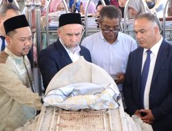 Hubungan Sanad Gresik-Samarkand: Bupati Gus Yani Dampingi Gubernur Uzbekistan Ziarah ke Makam Maulana Malik Ibrahim