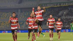 Derby Suramadu Milik Madura United: Bungkam Persebaya, Laskar Sapeh Kerrab Keluar dari Zona Merah