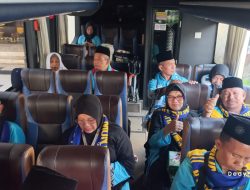 Lepas Kloter 60 & 61, Bupati Warsubi Pesan Jemaah Haji Jombang Jaga Fisik dan Doakan Kesejahteraan Daerah