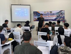 Siasati Lahan Sekolah Sempit, S2 Pendidikan Olahraga Unesa Sulap Ruang Kelas Jadi Lapangan Virtual di Banyuwangi