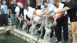Tebar 1 Ton Lele, Forkopimda Jombang Adu Ketangkasan Mancing Gratis Bersama Ribuan Warga di Tirta Wisata