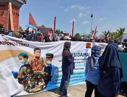 Ribuan Warga Gelar Aksi Damai di Blitar, Minta Program MBG Tetap Berjalan