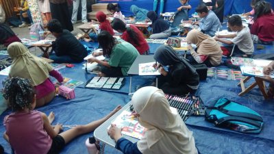 Lomba Mewarnai Damar Kurung Awali Pembukaan Rumah Kreasi Damar Kurung Gresik