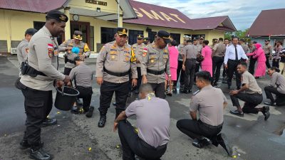 Dedikasi dan Loyalitas Diapresiasi, 15 Personel Polres Asmat Terima Kenaikan Pangkat
