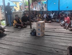 Polres Asmat Gandeng Tokoh Adat dan MRP Edukasi Warga TPA Agats untuk Tangkal Hoaks dan Jaga Kamtibmas