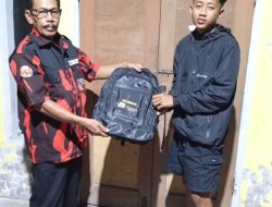 Sambut Tahun Ajaran Baru, PAC Pemuda Pancasila Balongpanggang Salurkan Puluhan Tas Sekolah Melalui Ranting