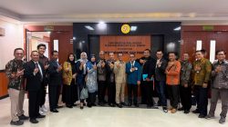 Bang Jack Hadiri Promosi Doktor Irfan Kharisma Putra, Ketua SJN Jombang Kirim Karangan Bunga Ucapan Selamat
