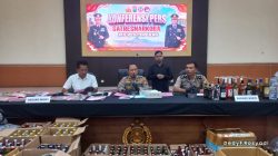 Polres Jombang Sita Ratusan Botol Minuman Beralkohol Tanpa Izin, Satu Orang Diproses Hukum