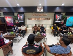 Puluhan Massa 212 Loro Siji Loro Desak Audiensi Ulang dengan Bupati Blitar, Soroti Jalan Rusak hingga Polusi Tambang Pasir