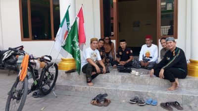 Kader Banser Asal Sumsel Kayuh Sepeda 14 Hari Hadiri Muktamar ke-35 NU di Tambakberas