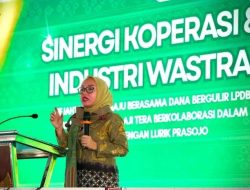 Wamenkop Farida Dorong Koperasi Lurik Prasojo Klaten Tembus Pasar Global