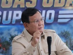 Tinjau Karhutla di Kubu Raya, Presiden Prabowo Instruksikan TNI Operasikan Pesawat Water Bombing