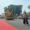 Bupati Jombang Lepas Pawai Mobil Hias dan Hasil Bumi HUT ke-81 RI