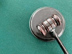 PN Jakarta Selatan Tolak Praperadilan Eks Jampidsus Febrie Adriansyah, Penyitaan Uang hingga Emas Dinyatakan Sah