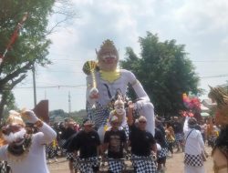 Semarak Karnaval Kemerdekaan RI ke-81 di Klaten: Ribuan Warga Desa Karang dan Jelobo Tumpah Ruah Unjuk Kreasi Budaya