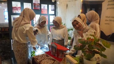 Menjadi Gresik: Membaca Sejarah Kota Melalui Ingatan Kolektif dan Pengetahuan Warga