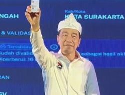 Akhirnya Jokowi Buka-bukaan! Tunjukkan KTA PSI, Ternyata Sudah Setahun Jadi Kader